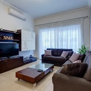 Apartment Gorgeous With Terrace In Fort Cambridge, Pool